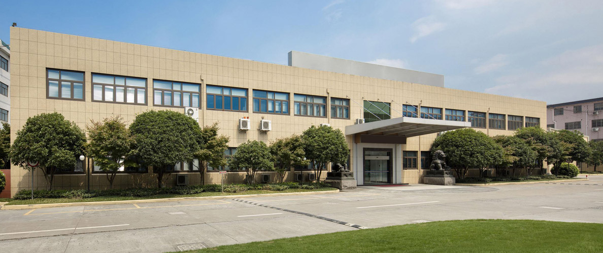 凱澤金屬主營(yíng)產(chǎn)品有：鈦靶,鉻靶,鋯靶,鎳靶,鈦鋁靶,鈦絲,鈦鍛件,鈦加工件,鈦塊,鈦法蘭,鈦靶材,鈦靶塊,高純鈦靶,鈦板靶,鈦管靶,鈦平面靶,鉻靶材,鉻旋轉(zhuǎn)靶,鋯靶塊,鋯管靶,鎳靶材,鎳靶塊,鈦鋁靶材,鈦鋁靶塊,鈦合金絲,TA1鈦絲,TC4鈦絲,鈦合金鍛件,TC4鈦鍛件,TC11鈦鍛件,鈦合金加工件,鈦合金異形件,鈦異形加工件,TC4鈦加工件,鈦合金方塊,鈦方塊,鈦合金法蘭,TA1鈦法蘭,TA2鈦法蘭,TC4鈦法蘭,鈦螺絲,鈦合金棒,鈦合金板,鈦合金管,鈦環(huán),
鈦管件,鈦合金餅等，庫(kù)存充足，規(guī)格齊全，支持現(xiàn)貨或定制